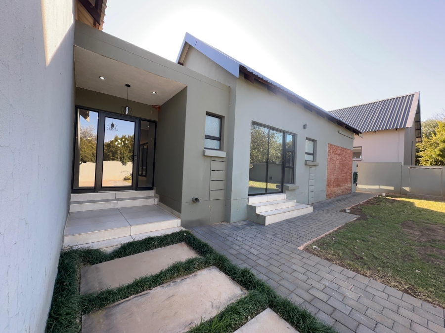 5 Bedroom Property for Sale in Leloko Lifestyle Estate North West